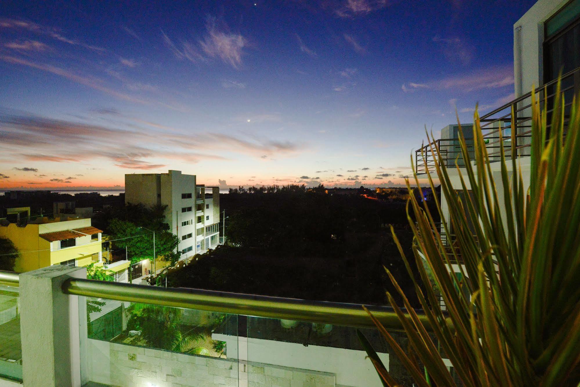 La Playa Condo Playa del Carmen Bagian luar foto